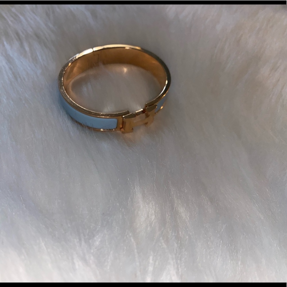 Hermes Clic H Bracelet - Picture 15 of 17